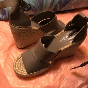 Never Worn Olive - Treasure & Bond Wedges - 7.5M